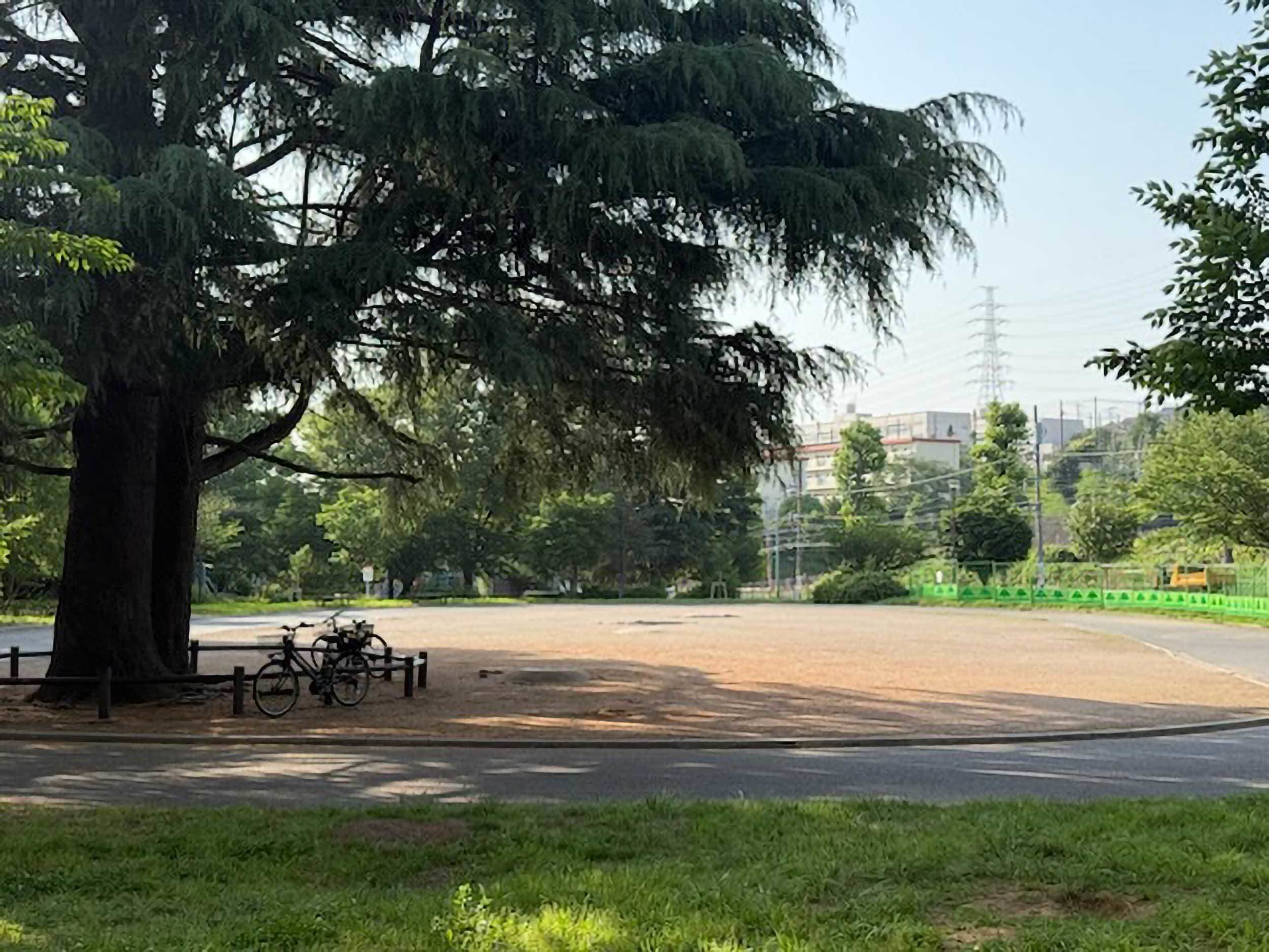 なとり電化プラザ付近の自然溢れる公園